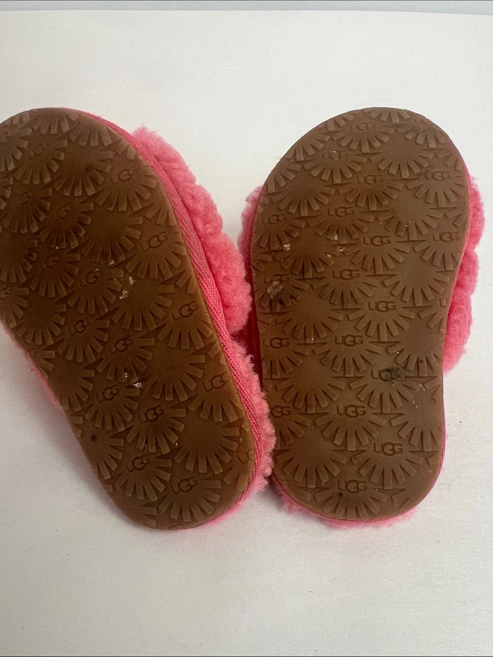 UGG Kids Coral Pink Fluff Slide Sandals Sz 6